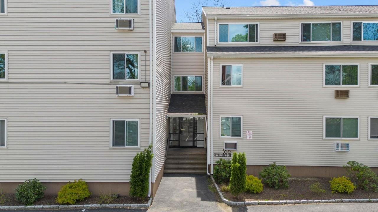 446-556 Hollister Street - Photo 6 of 23