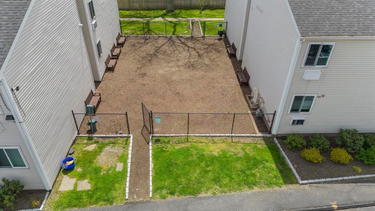 446-556 Hollister Street - Photo 7 of 23