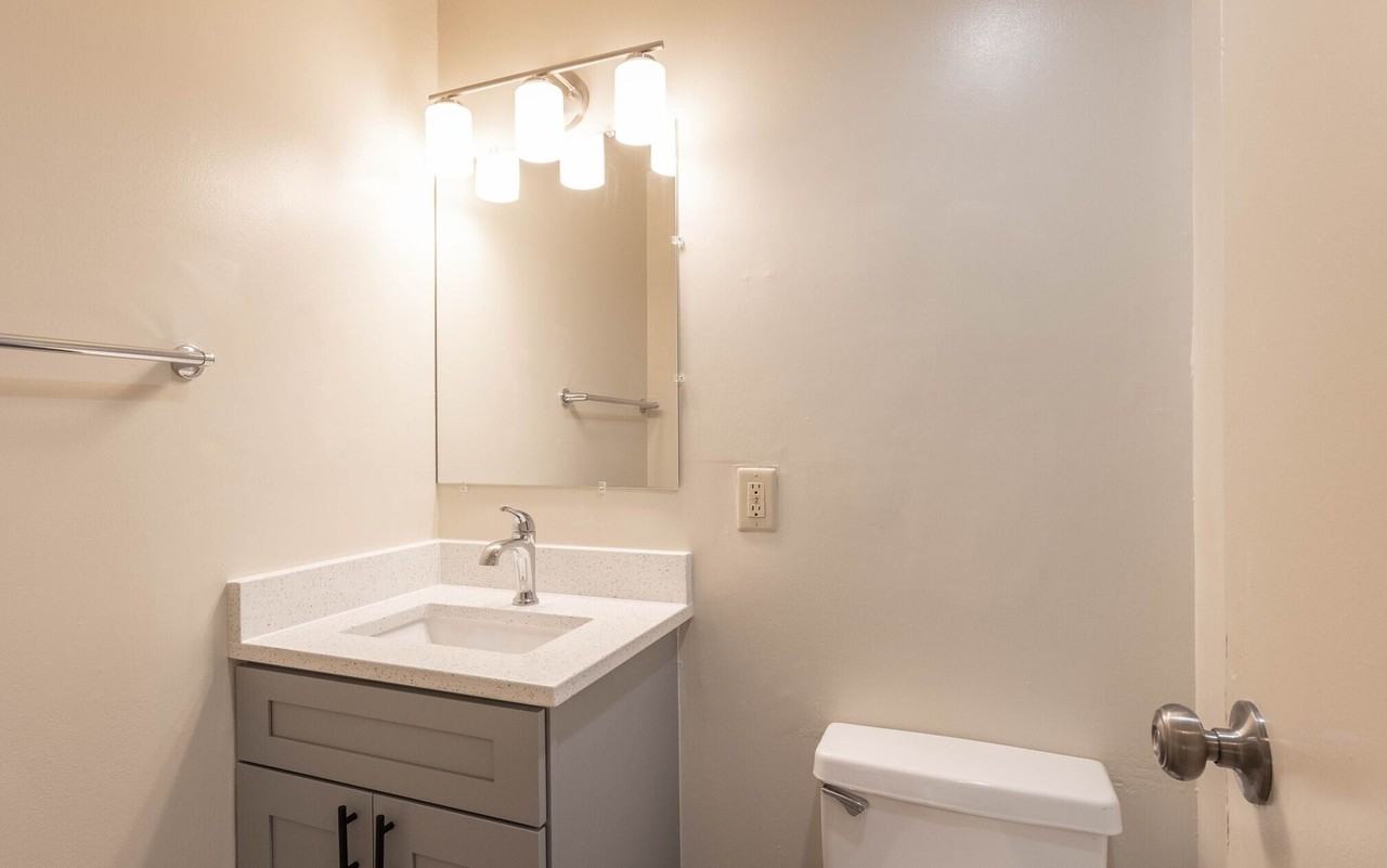 4511 Colony Ct - Photo 7 of 37