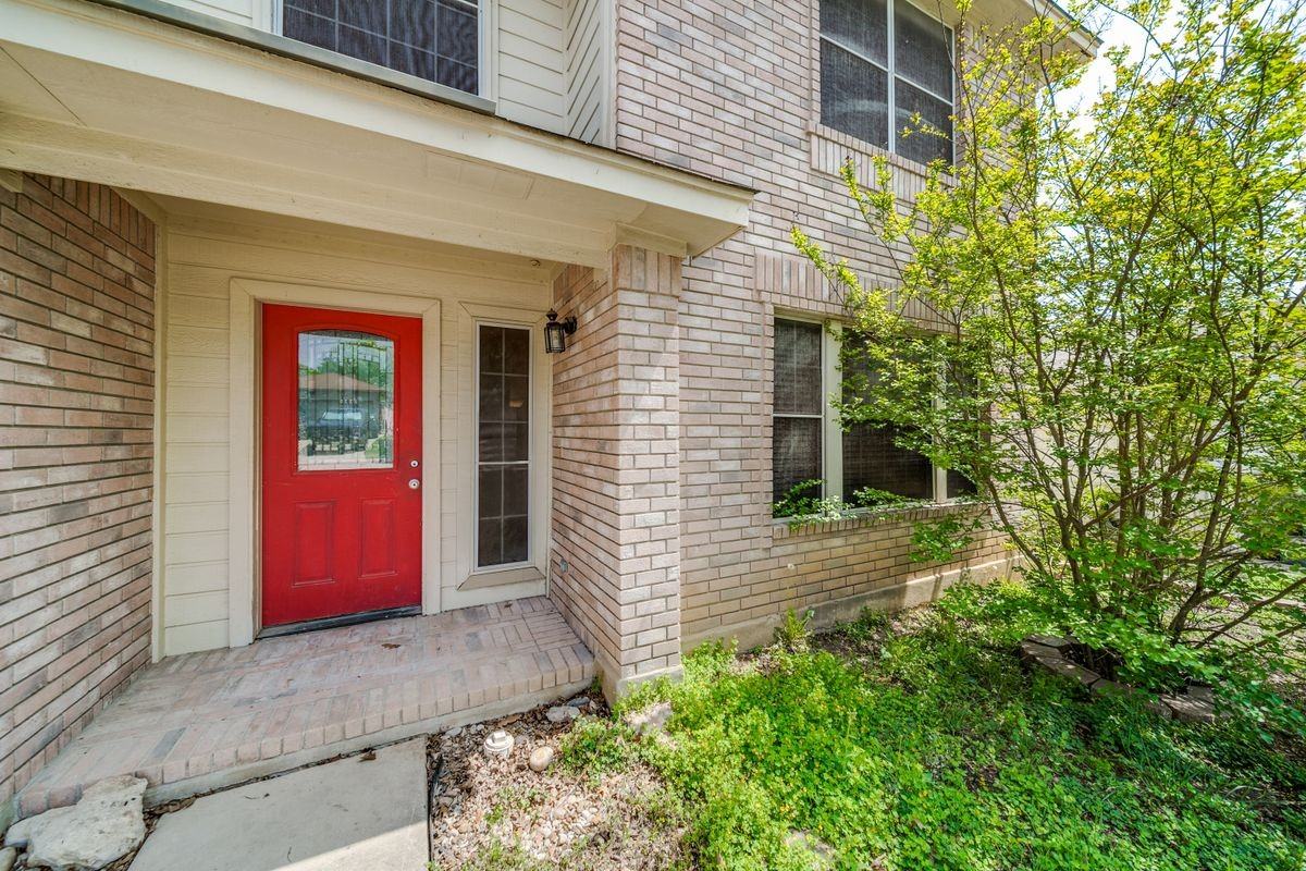 15214 Kamary Ln - Photo 3 of 25