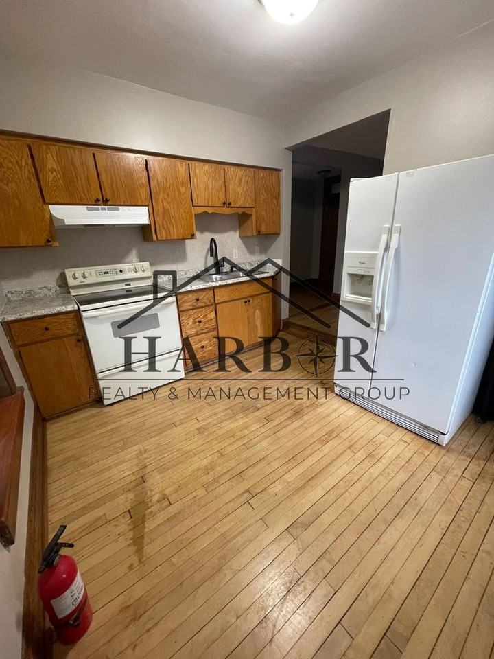 24 W Main St - Photo 6 of 13