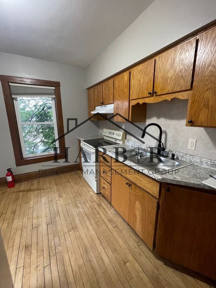 24 W Main St - Photo 7 of 13