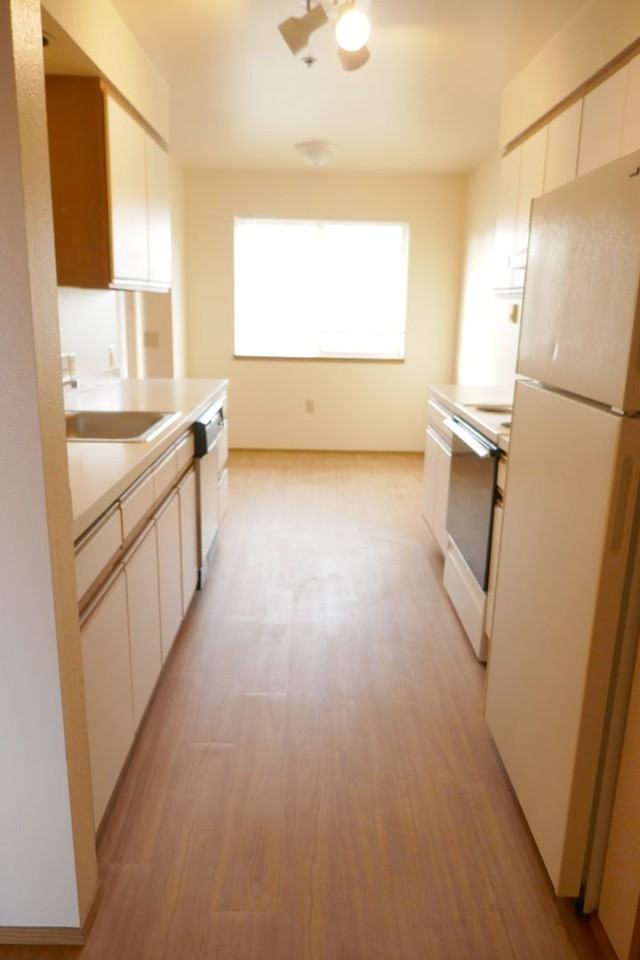 516 Jetty St - Photo 6 of 11