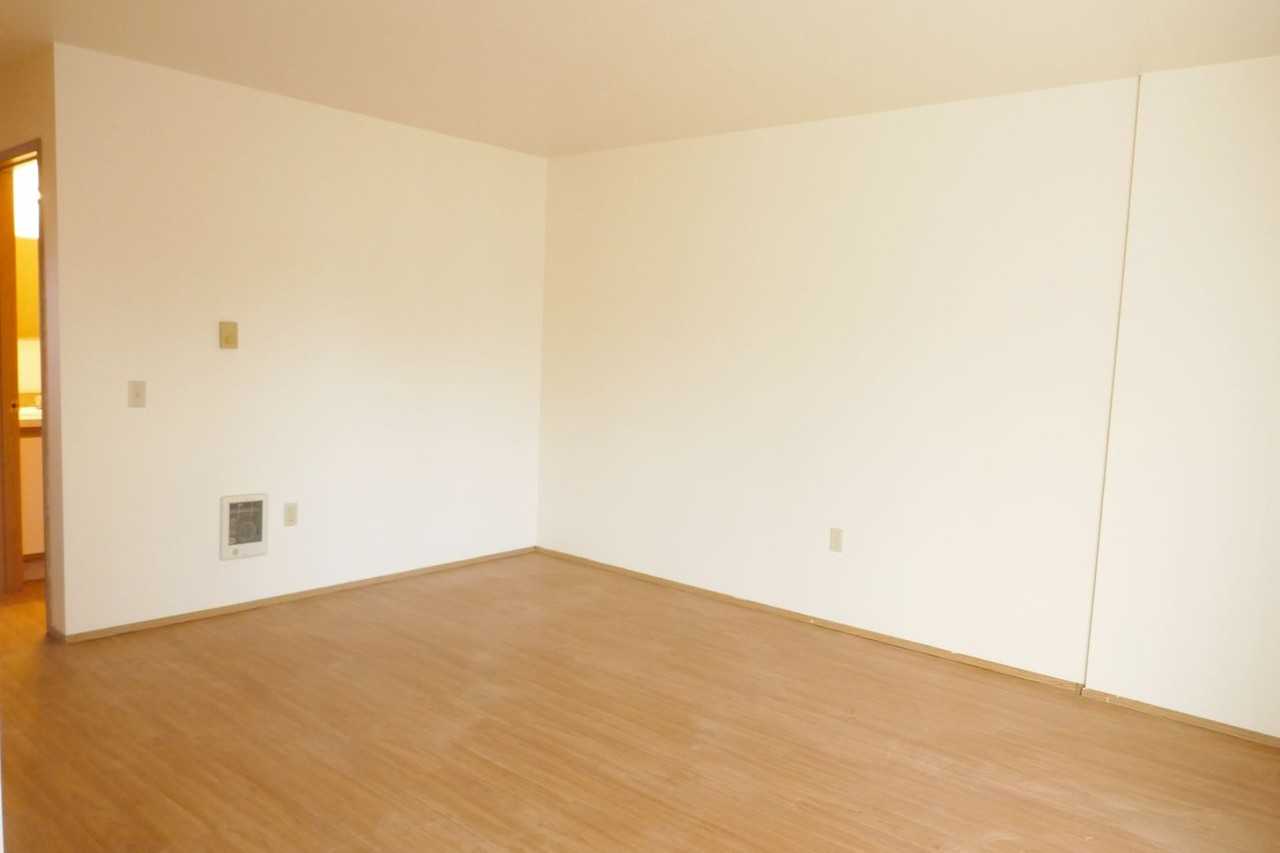 516 Jetty St - Photo 7 of 11