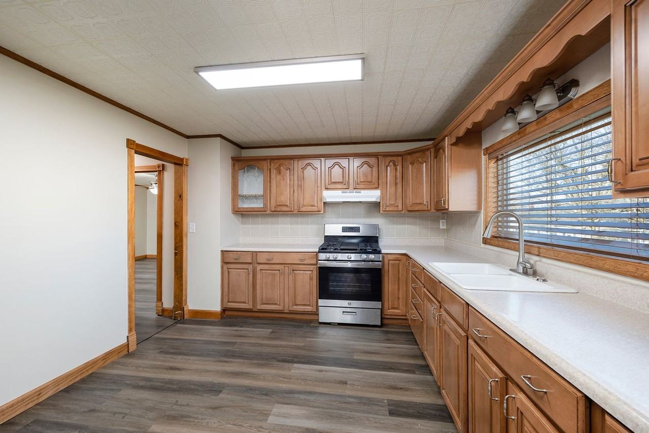 2306 N Farmer Ave - Photo 7 of 25