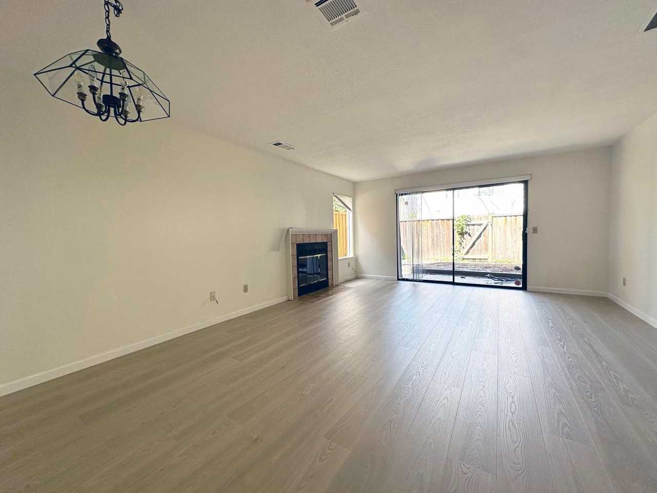 38747 Huntington Cir - Photo 3 of 11