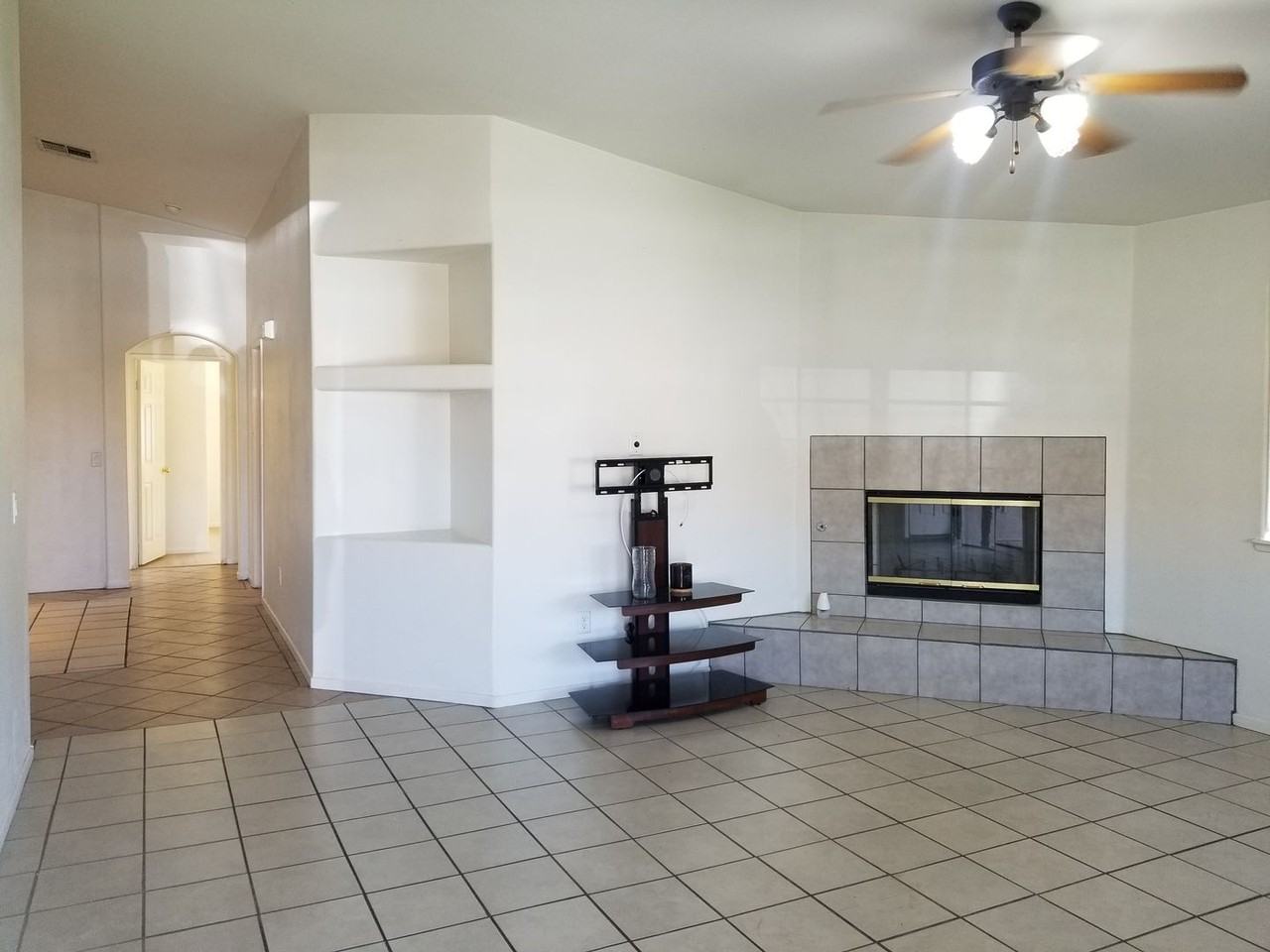 263 La Paz Dr - Photo 2 of 16