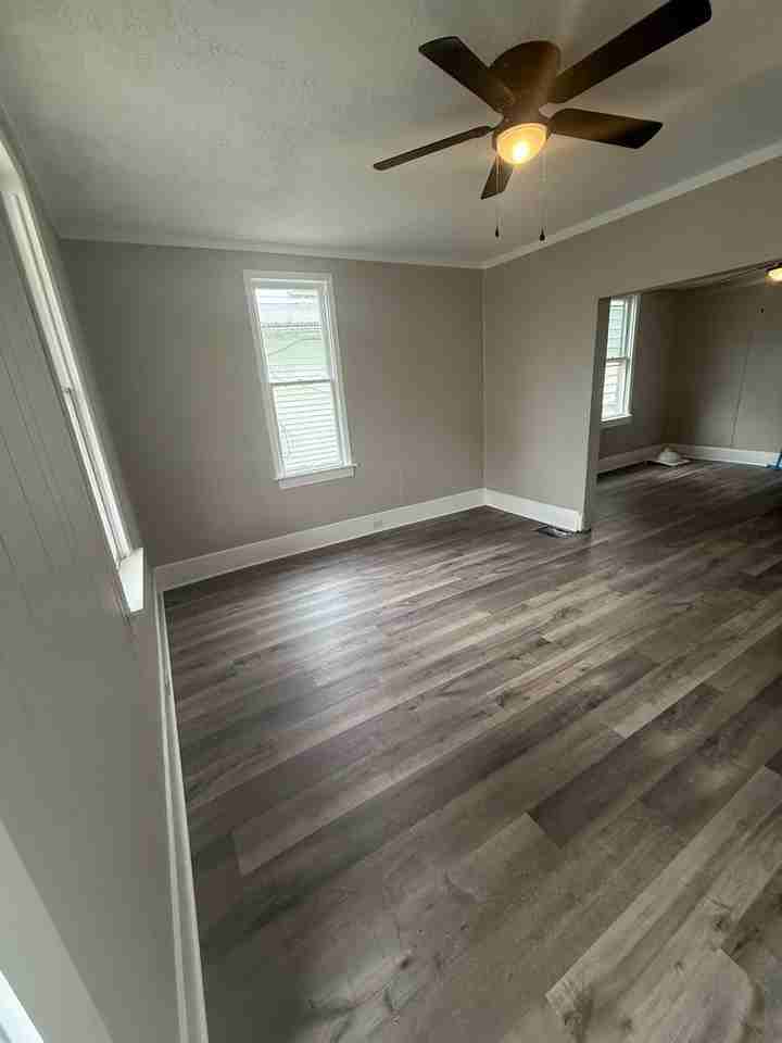 414 414 N Pitt St - Photo 2 of 14