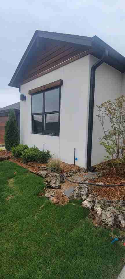 2042 E 130th St S - Photo 2 of 50