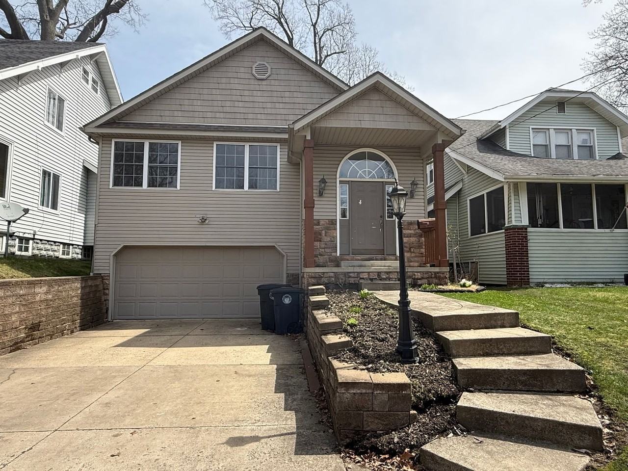 425 Stetler Ave - Photo 2 of 18