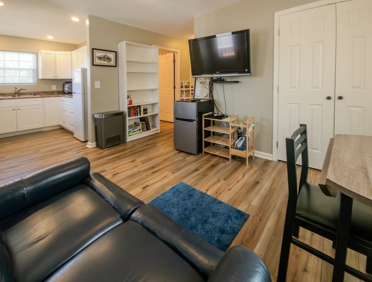 8805 Farmington Dr - Photo 6 of 15