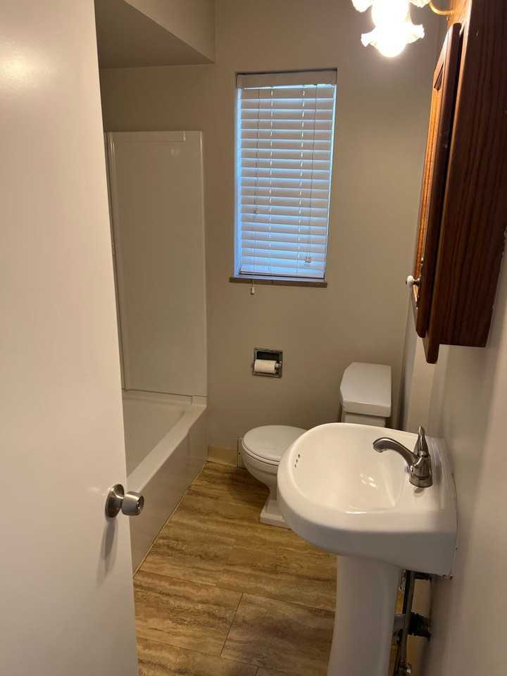 1531 Redwood Ave - Photo 3 of 10