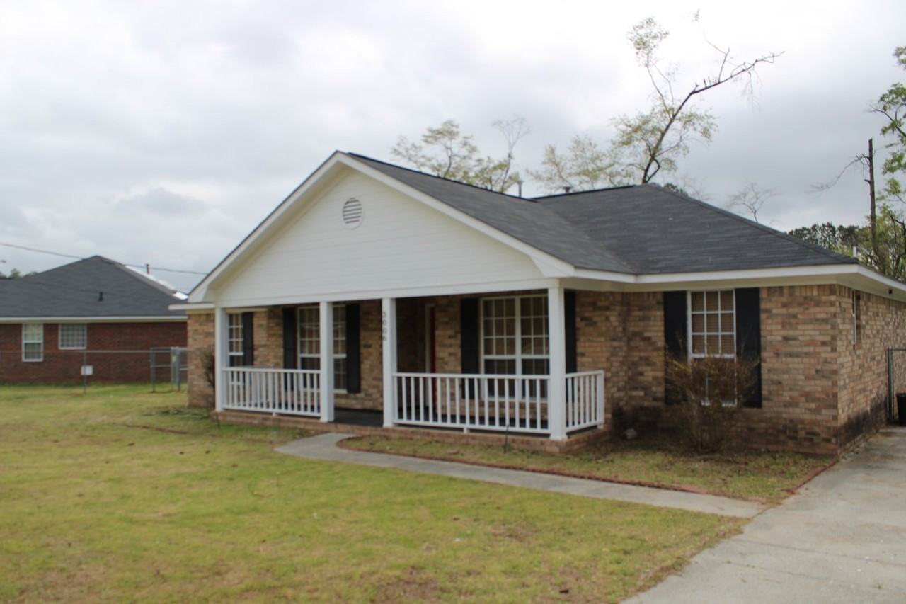 3006 Heron Ct - Photo 2 of 44