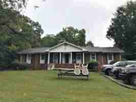 featured image of 323 Lindsey St