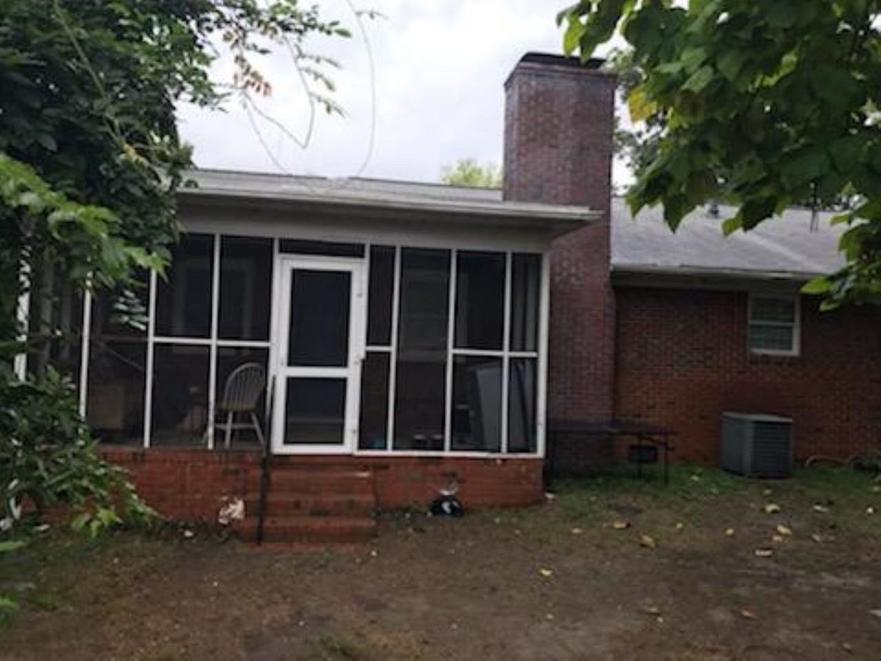 323 Lindsey St - Photo 5 of 7