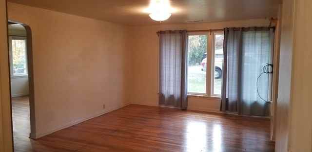 4607 Clinton Ave - Photo 2 of 7