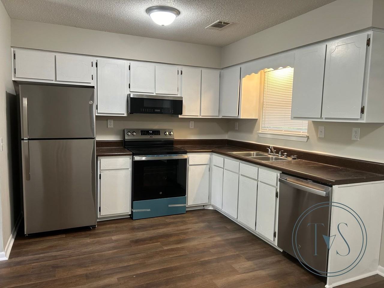 993 White Cir - Photo 5 of 11