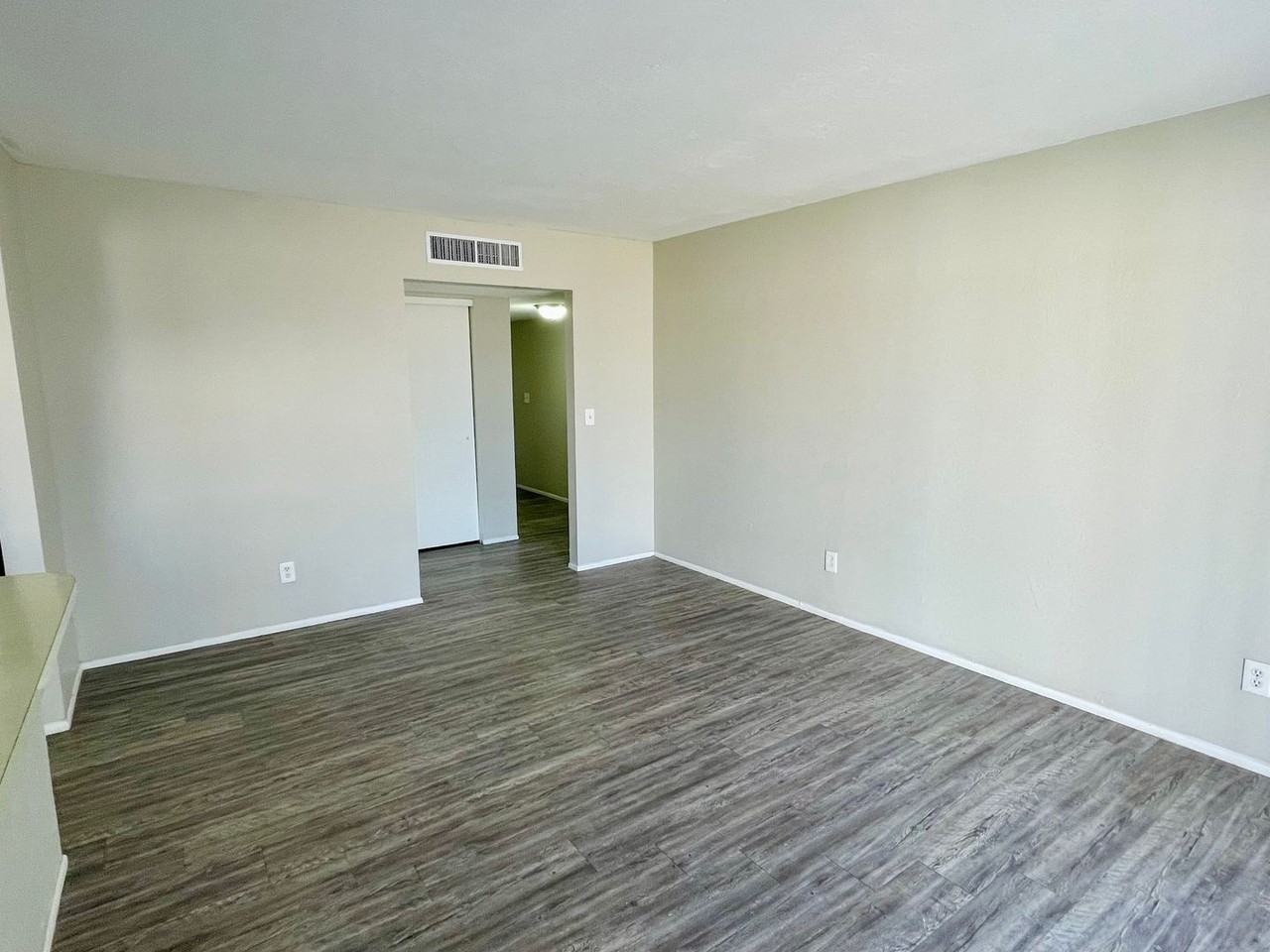 7301 E Fayette St - Photo 3 of 11