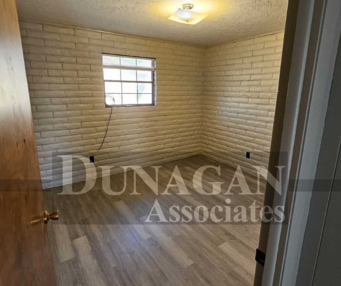 2 Bedroom, 1 Bath apartment - Photo 4 of 4