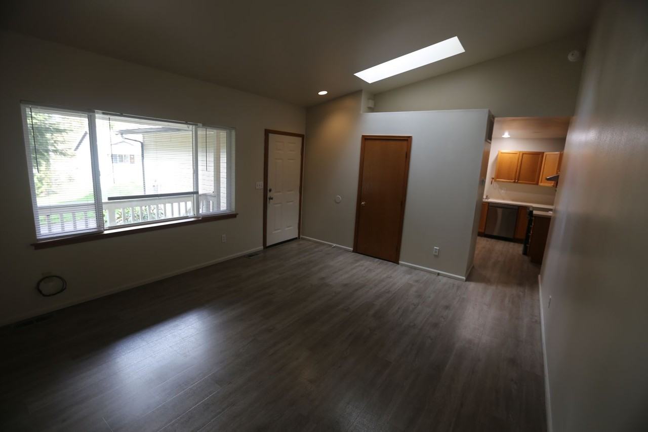 6910 E Crestwood Ct - Photo 3 of 21