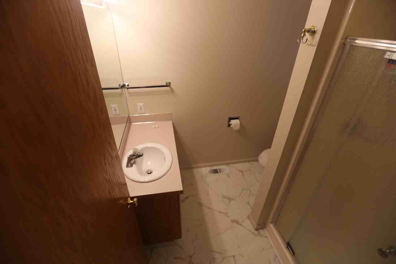 6910 E Crestwood Ct - Photo 5 of 21