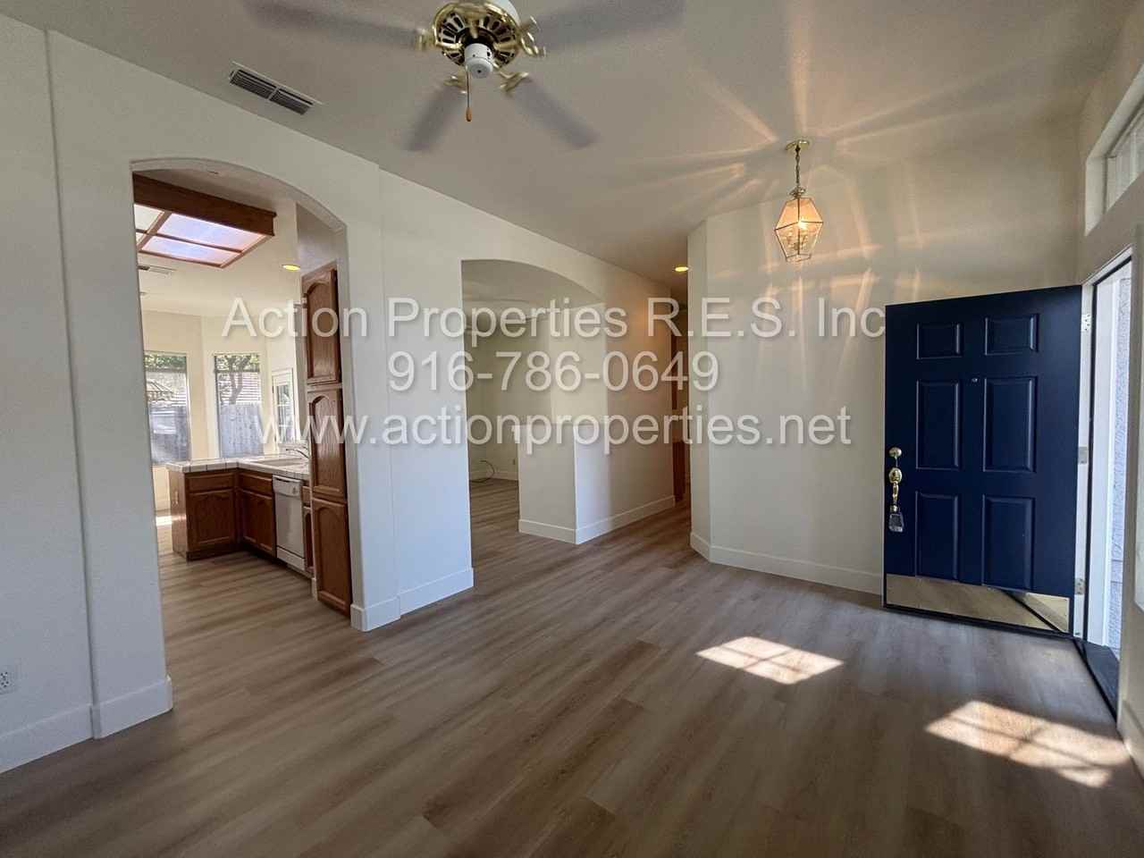 2432 Stefanie Dr - Photo 5 of 30