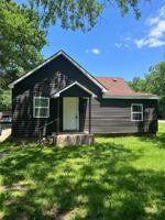 featured image of 423 E Madison St