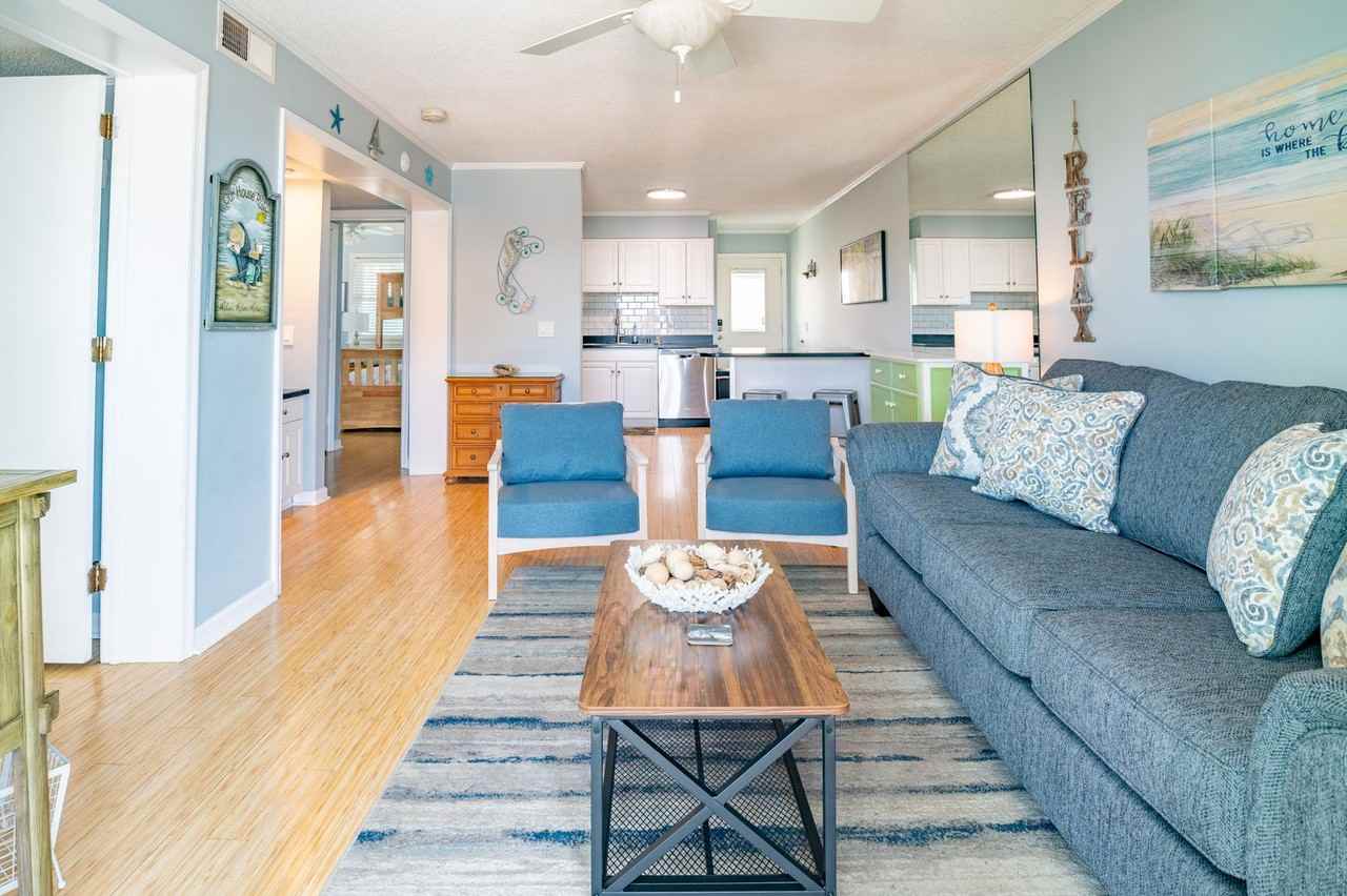 102 Carolina Beach Avenue South - Photo 5 of 25