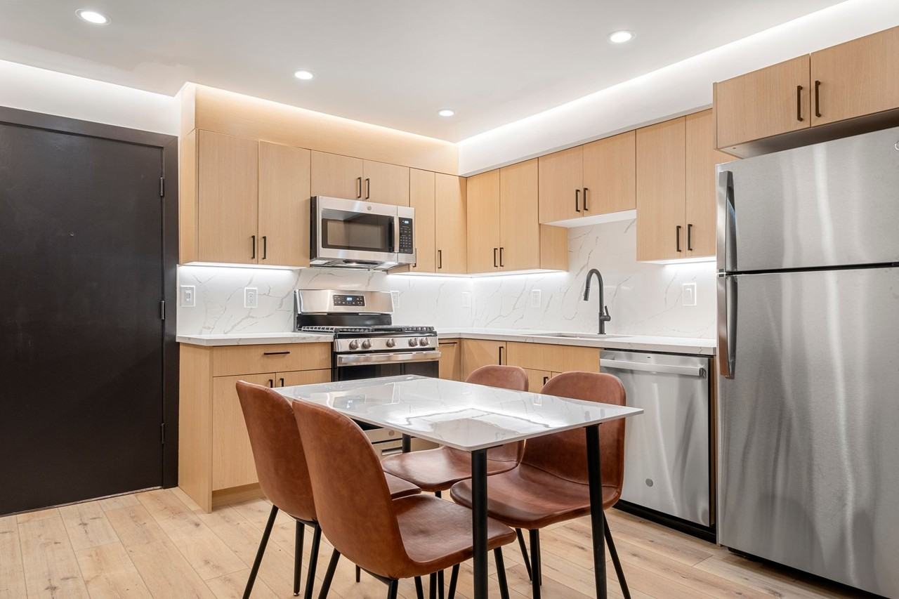 2520 Regent - Photo 4 of 20