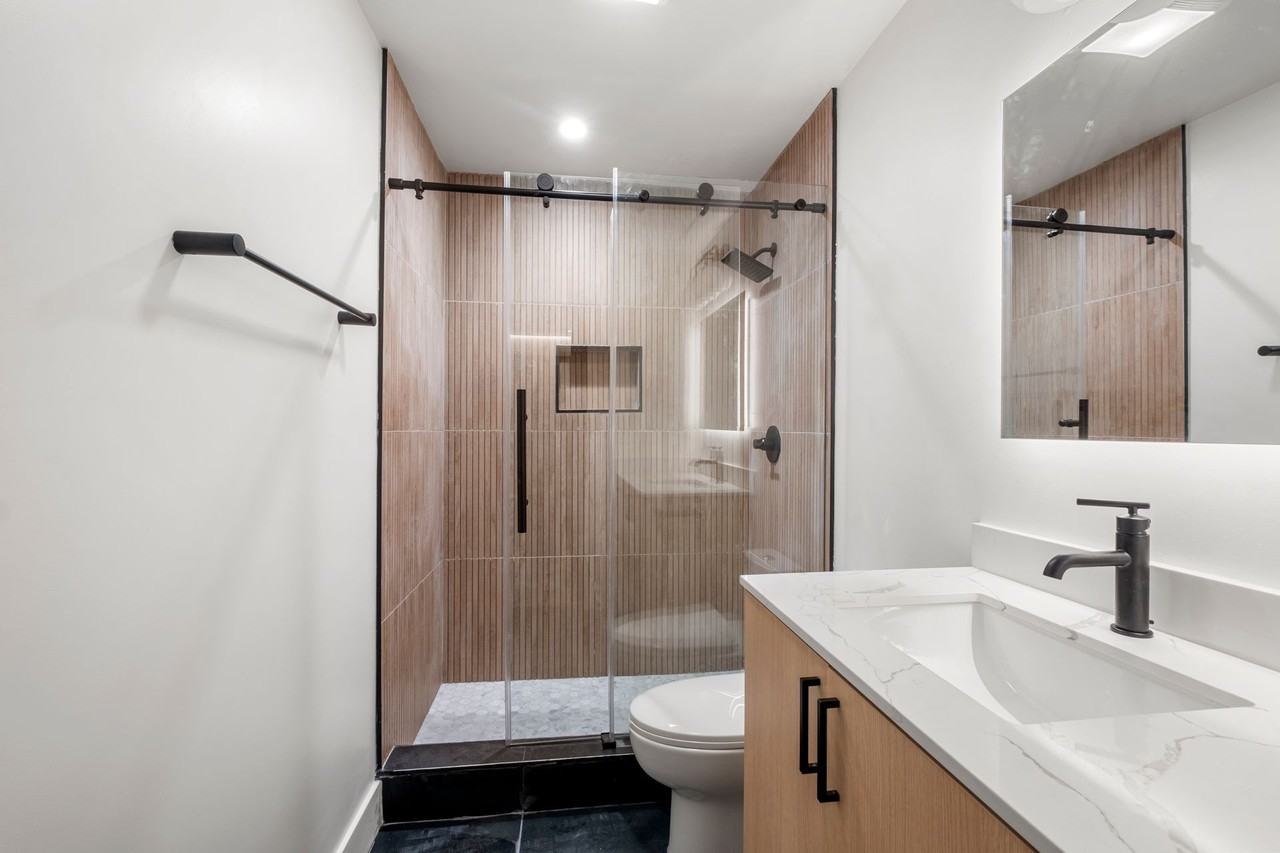 2520 Regent - Photo 6 of 20