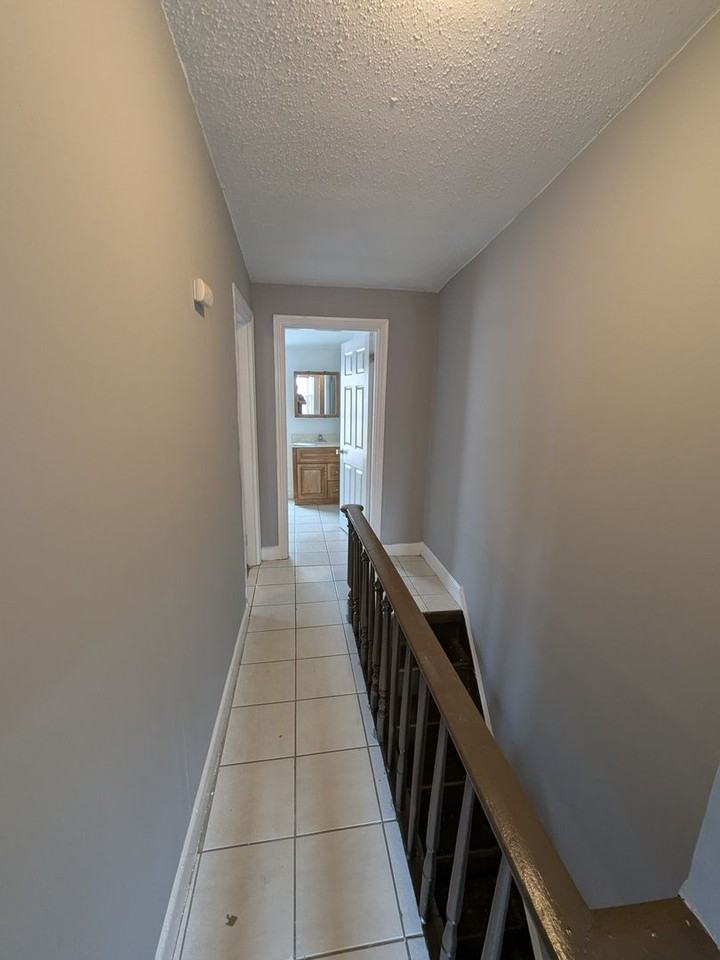 1629 W Juniata St - Photo 6 of 16