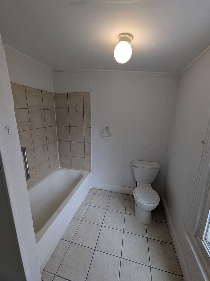 1629 W Juniata St - Photo 7 of 16