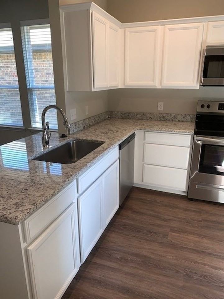 1256 Trailside Dr - Photo 5 of 12