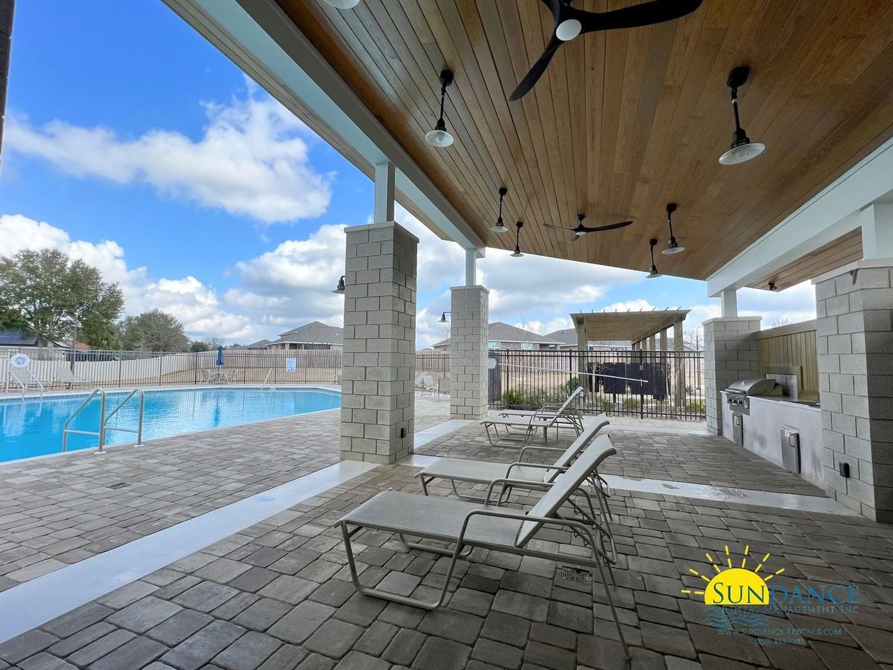 4740 Airmen Drive - Photo 2 of 31