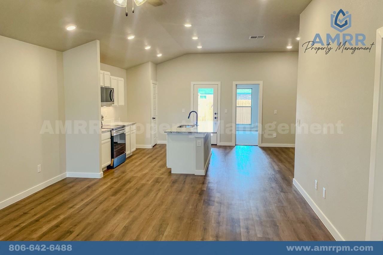 7450 29th St - Photo 3 of 27