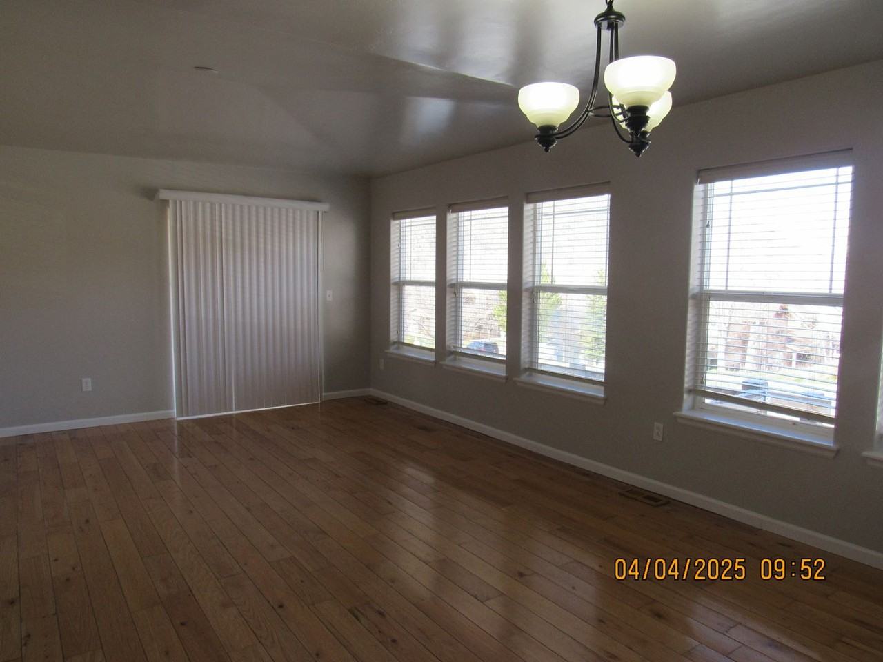 103 E Cathedral Ct - Photo 3 of 20