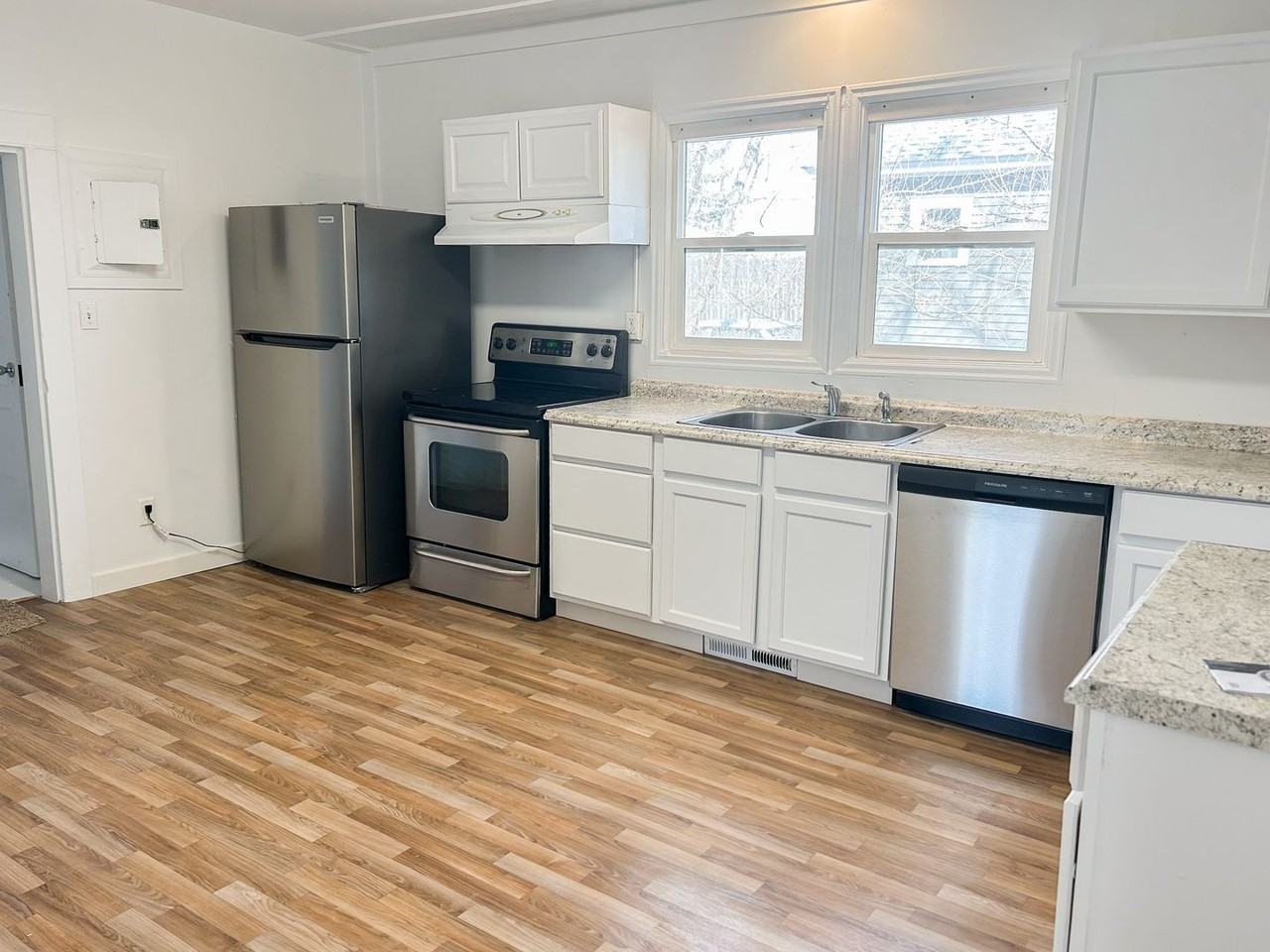 112 Durland Ave - Photo 5 of 10