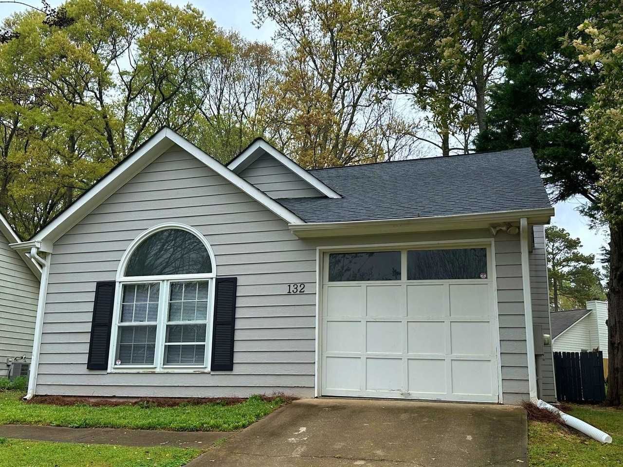 132 Wakefield Trce - Photo 2 of 25