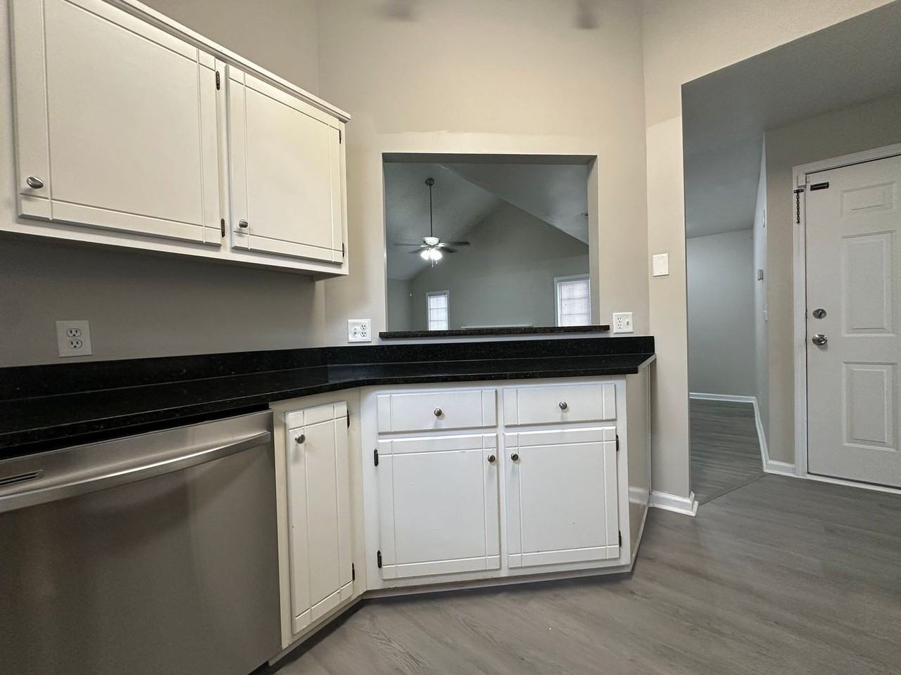 132 Wakefield Trce - Photo 5 of 25