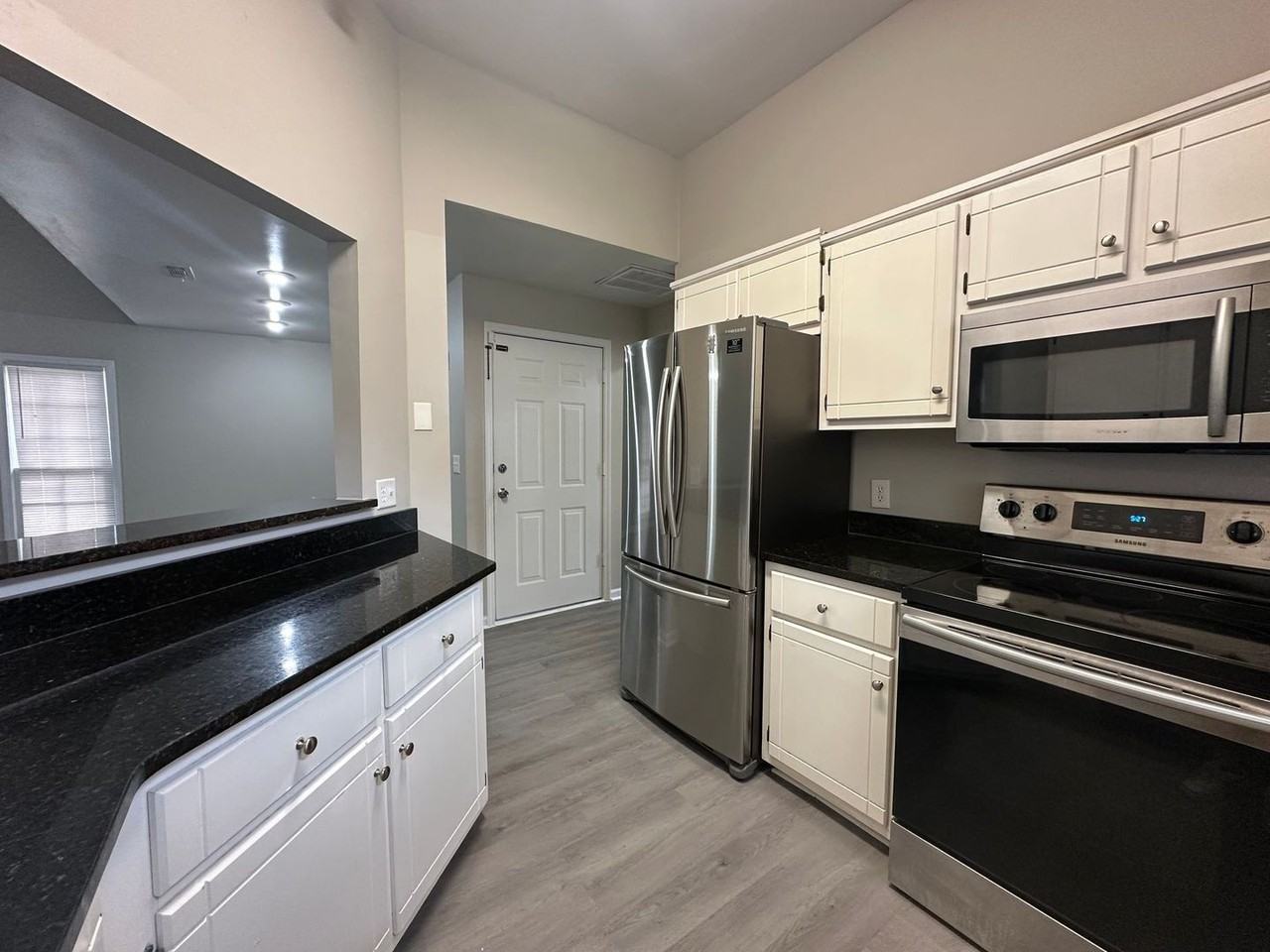 132 Wakefield Trce - Photo 4 of 25