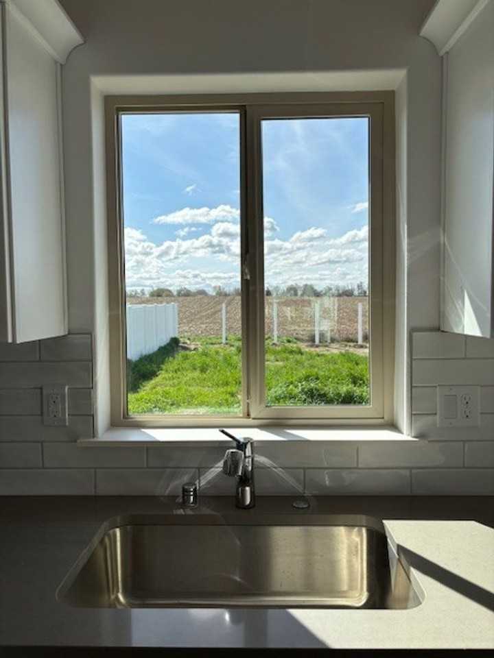 311 Sage St - Photo 3 of 17