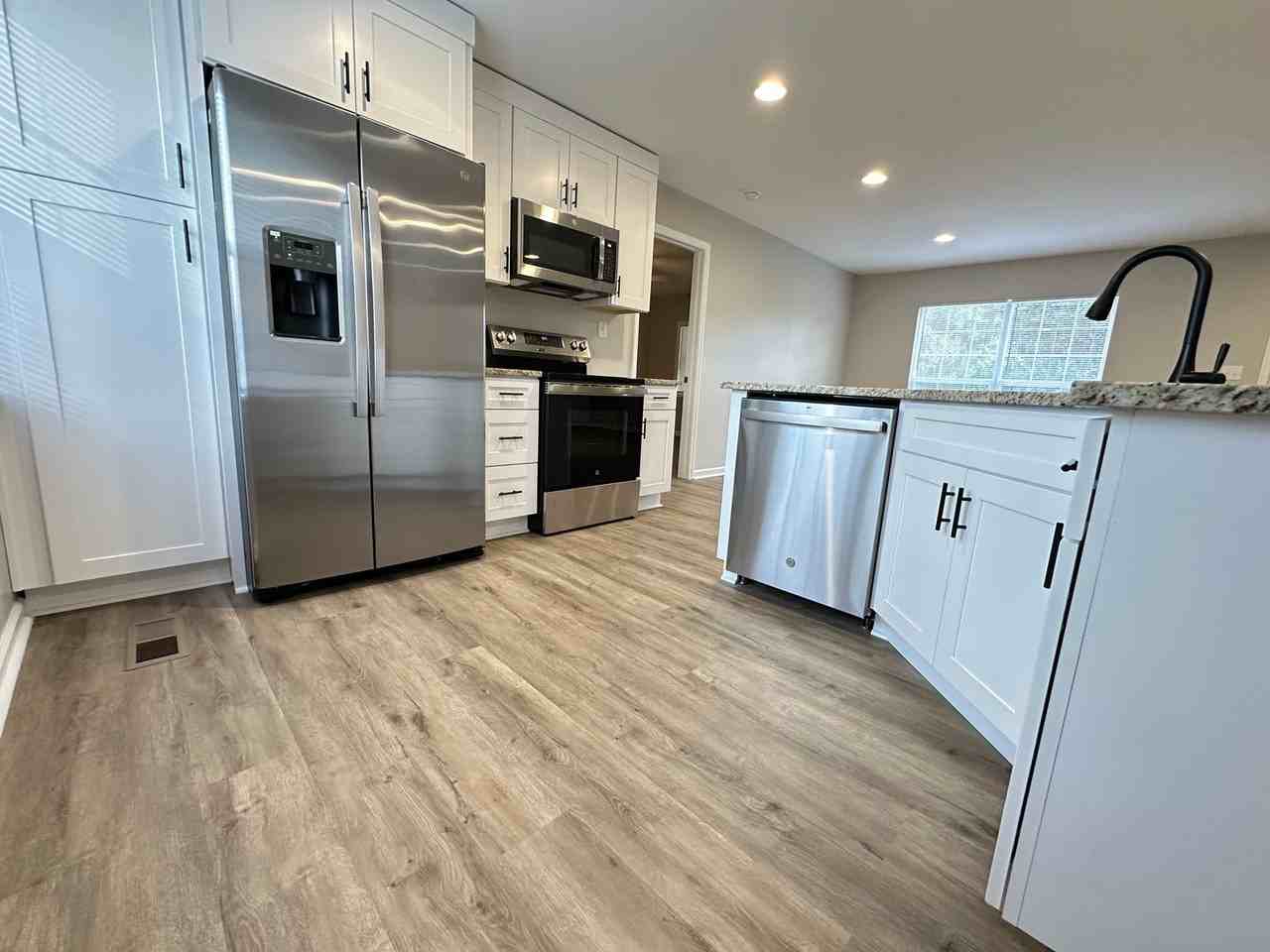 436 Mcginnis St - Photo 5 of 18