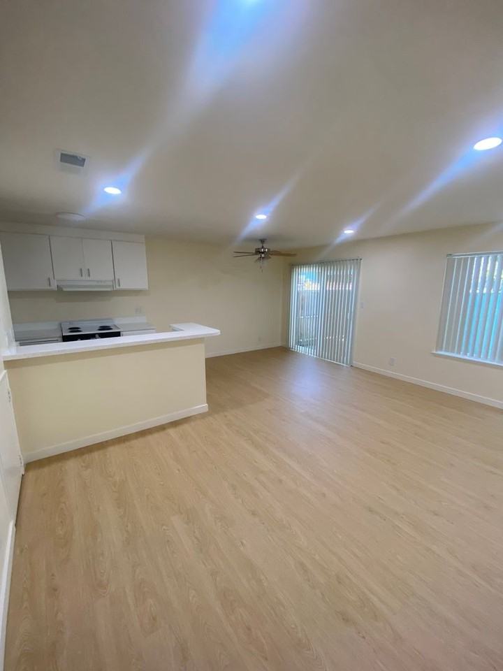 4692 Doane St - Photo 3 of 18