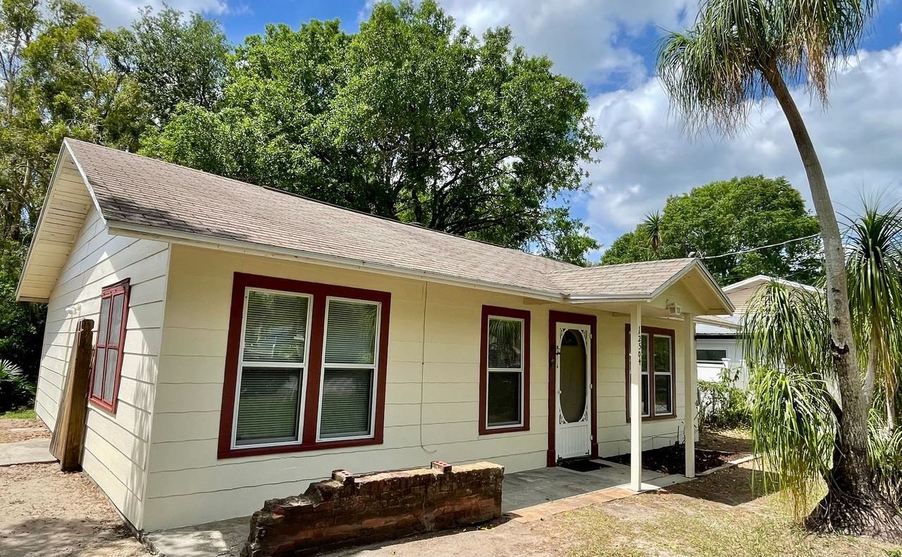 12504 Forest Hills Dr - Photo 2 of 19