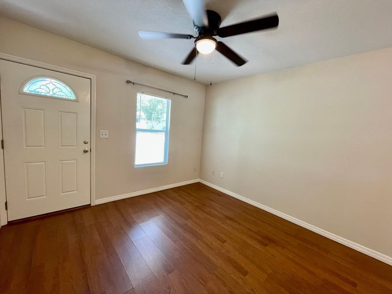 12504 Forest Hills Dr - Photo 3 of 19