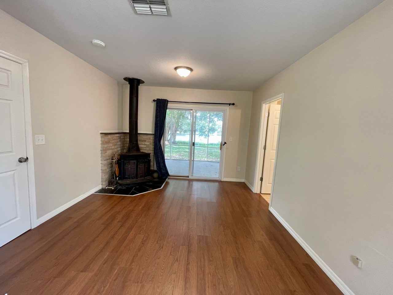 12504 Forest Hills Dr - Photo 7 of 19