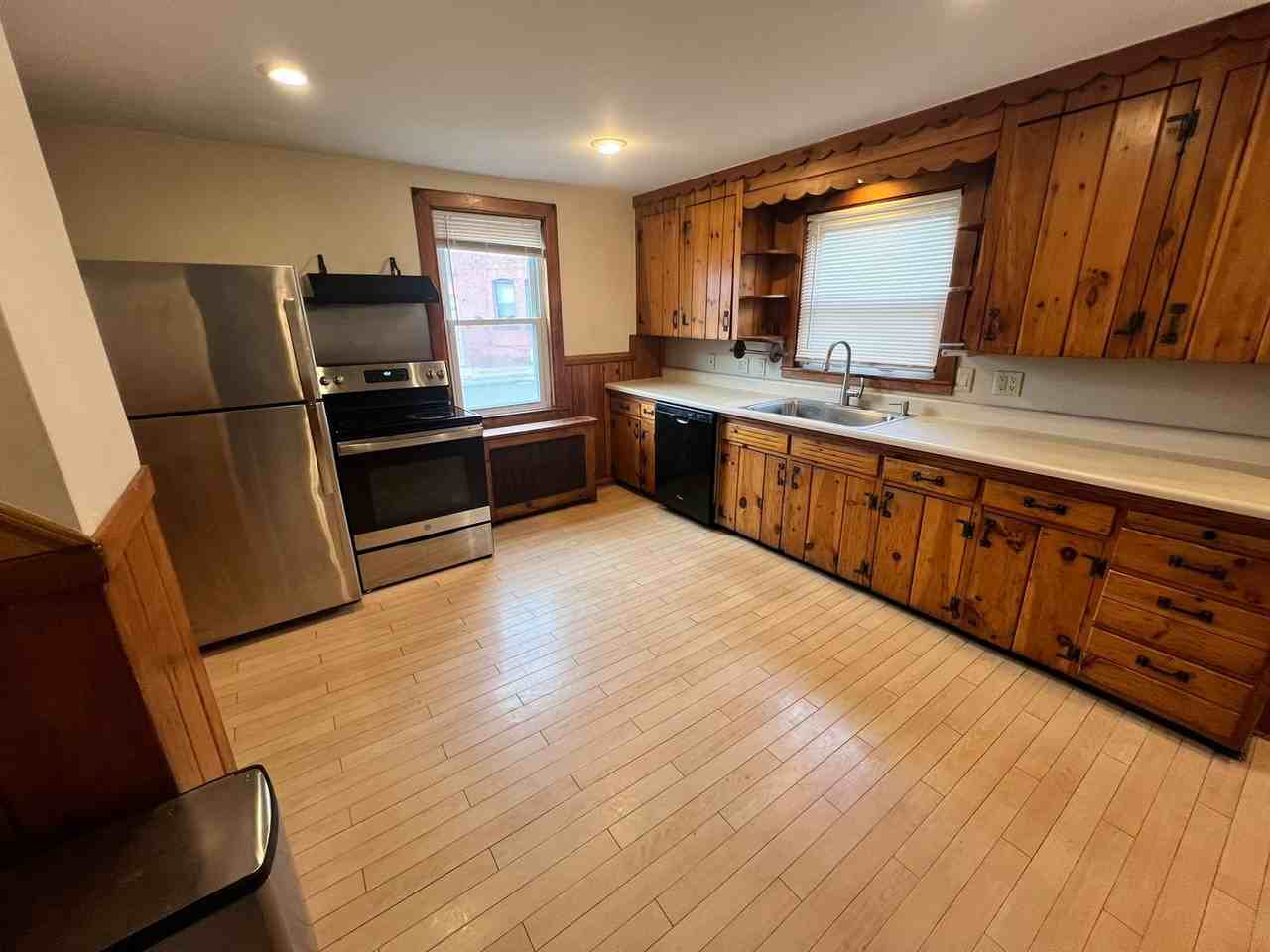 1 Bolton St - Photo 2 of 27