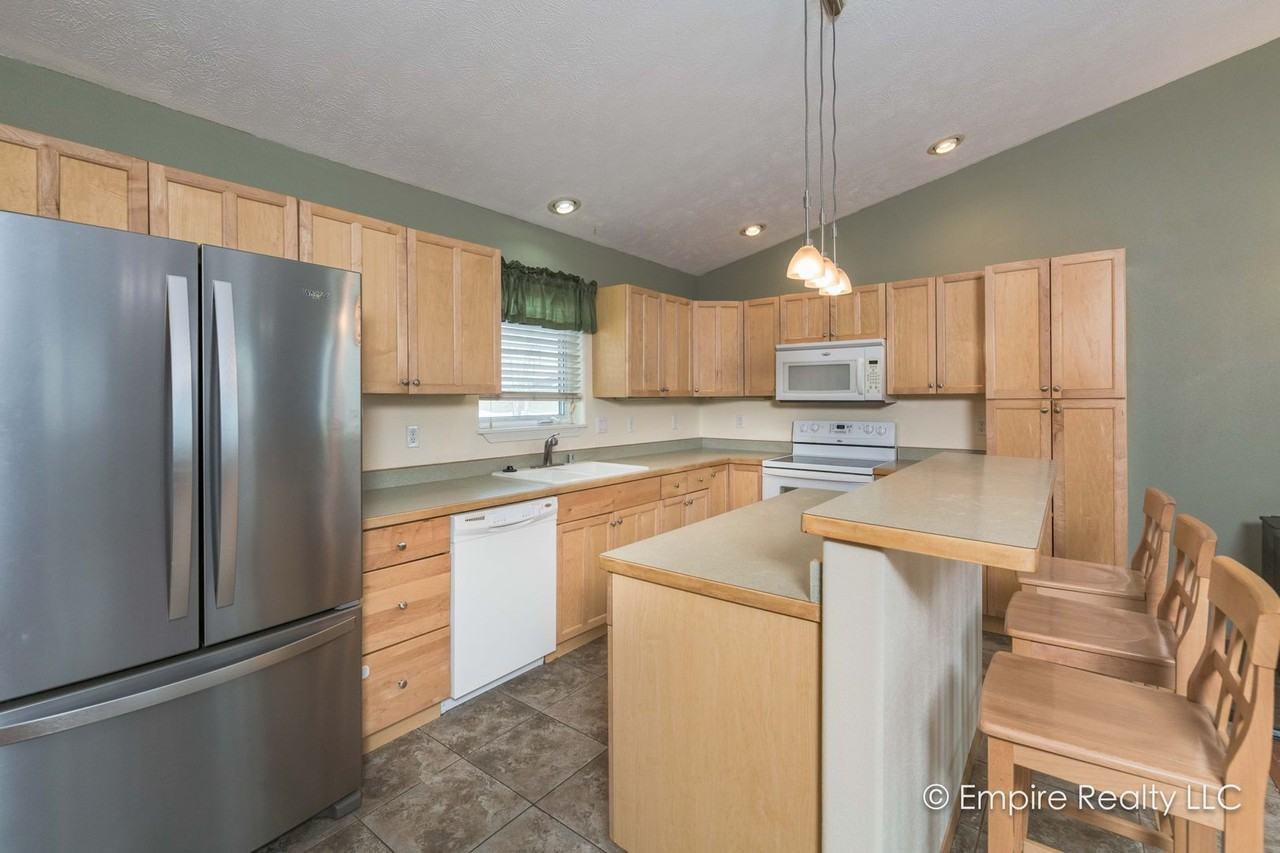 834 Marquette Loop - Photo 4 of 14