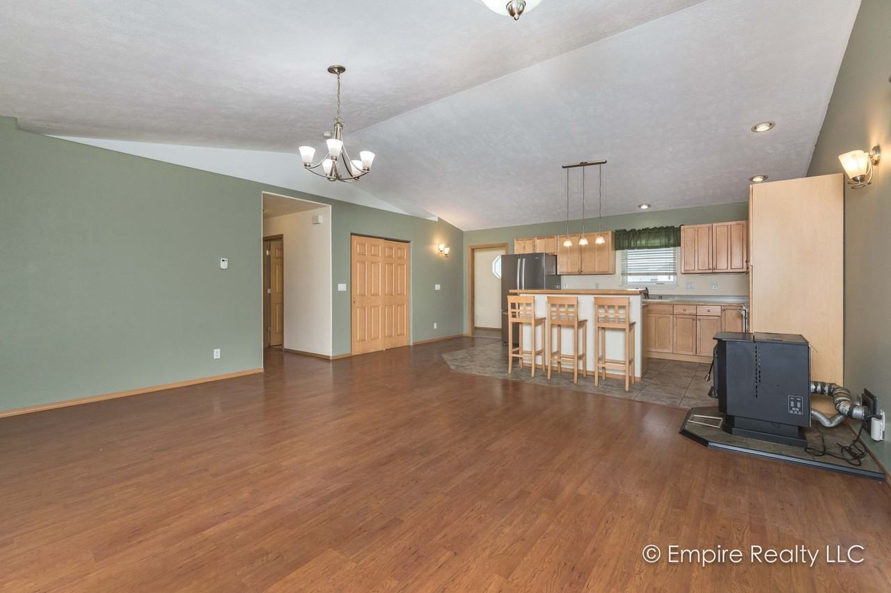 834 Marquette Loop - Photo 5 of 14
