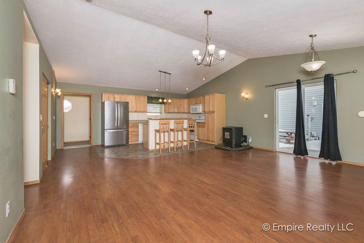 834 Marquette Loop - Photo 7 of 14